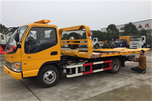 梁子湖区哪里有拖车服务