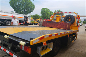 梁子湖区附近拖车电话号码服务